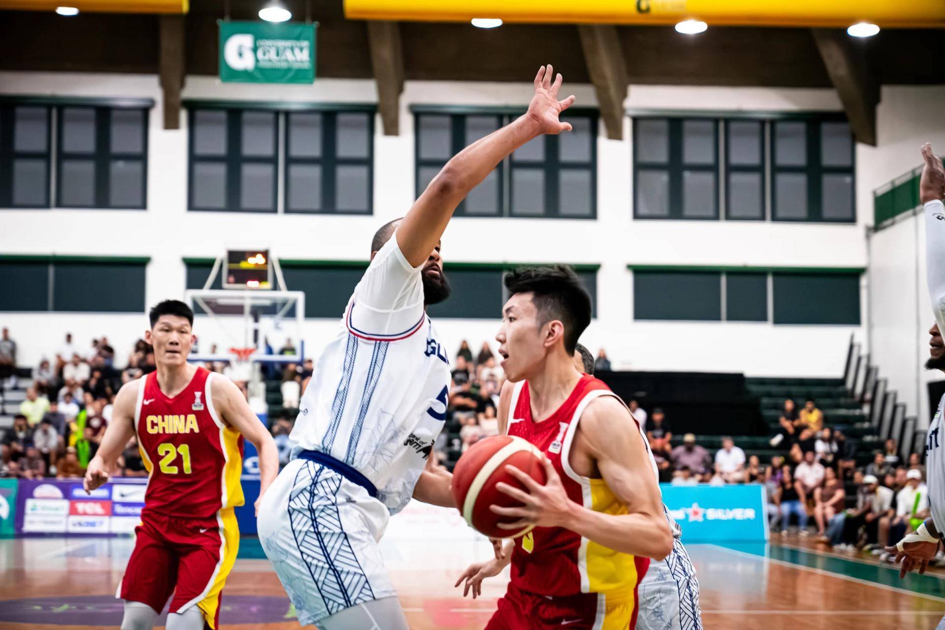 包含亚洲杯窗口期走向成谜，深圳男篮豪取连胜，压力陡增，纪律约束更严格的词条