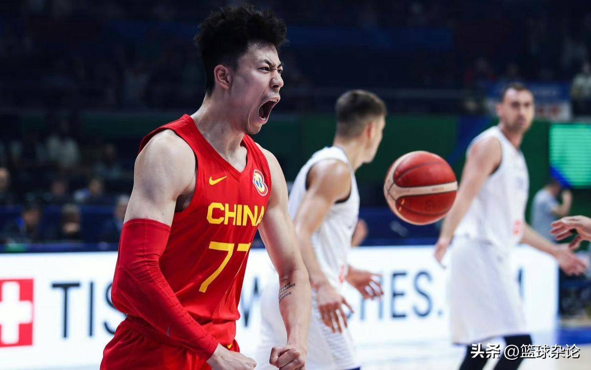 爱游戏官网 -训练课后深圳男篮临场应变:世预赛节点到来;令人意外;更衣室氛围转暖(训练兵的受难北巷)