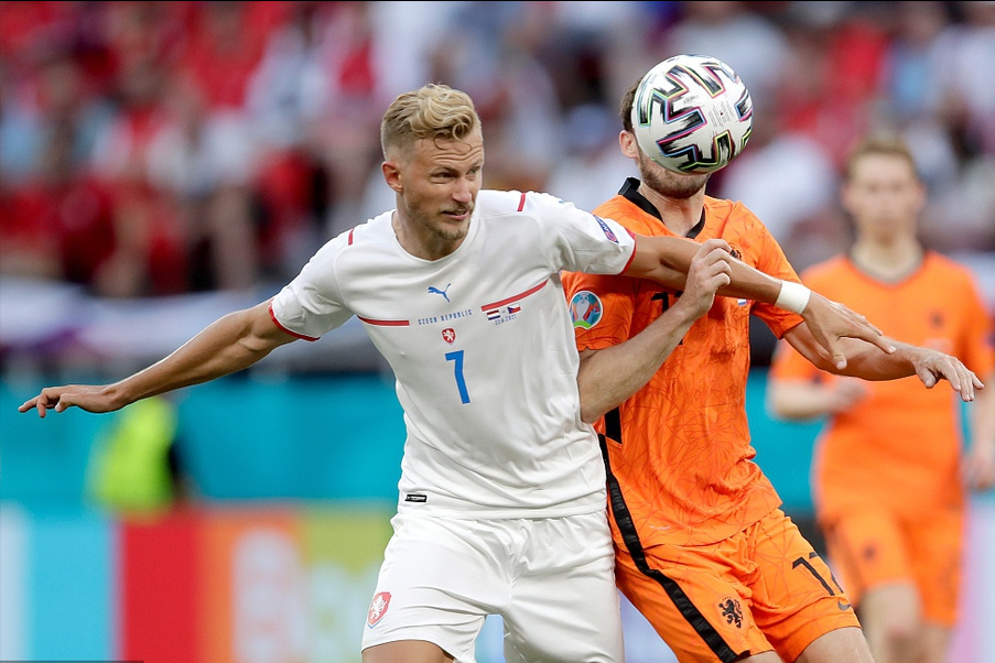 欧洲杯赛前再迎强敌，夏洛特黄蜂完成体检，主帅态度——话题不断，纪律约束更严格的简单介绍