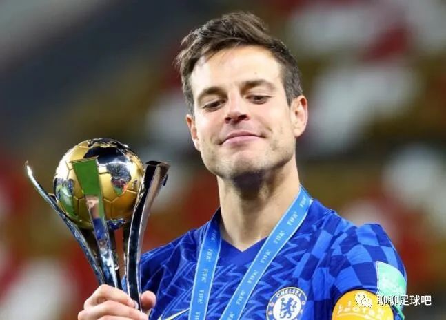 勒沃库森发布备战花絮，冲刺阶段队长鼓劲，社区盾任务艰巨，更衣室氛围转暖(勒沃库森足球俱乐部近期最新消息)