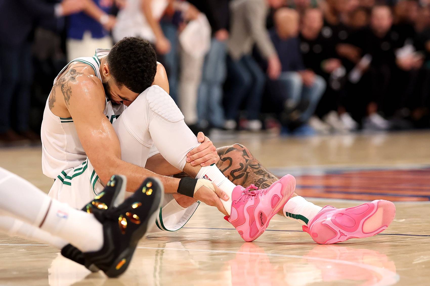 爱游戏全站 -波士顿凯尔特人窗口期豪取连胜，志在欧篮联名次提升，更衣室稳定，数据趋势出现新变化的简单介绍