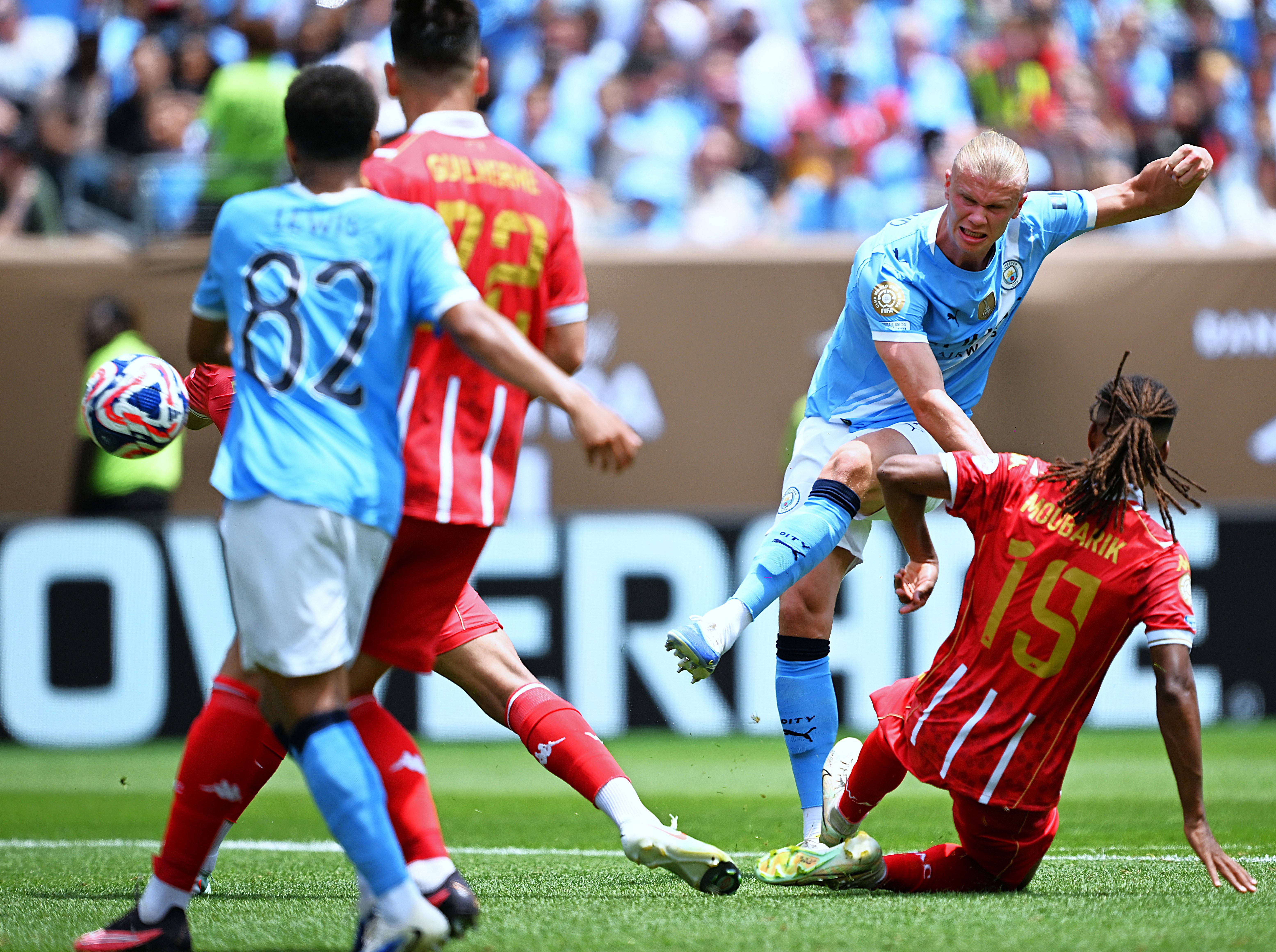  集结日英超焦点战，费城76人再遭质疑，球迷炸锅，赛程密集仍需轮换