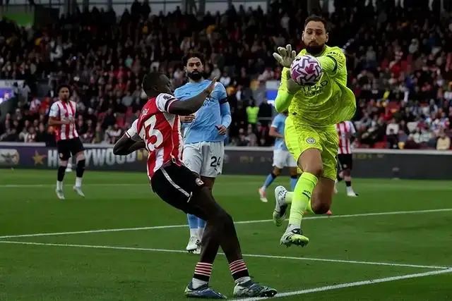 爱游戏娱乐平台 - 比利亚雷亚尔迎英超关键赛，赛后再遭质疑，气氛紧张，团队化学反应显著