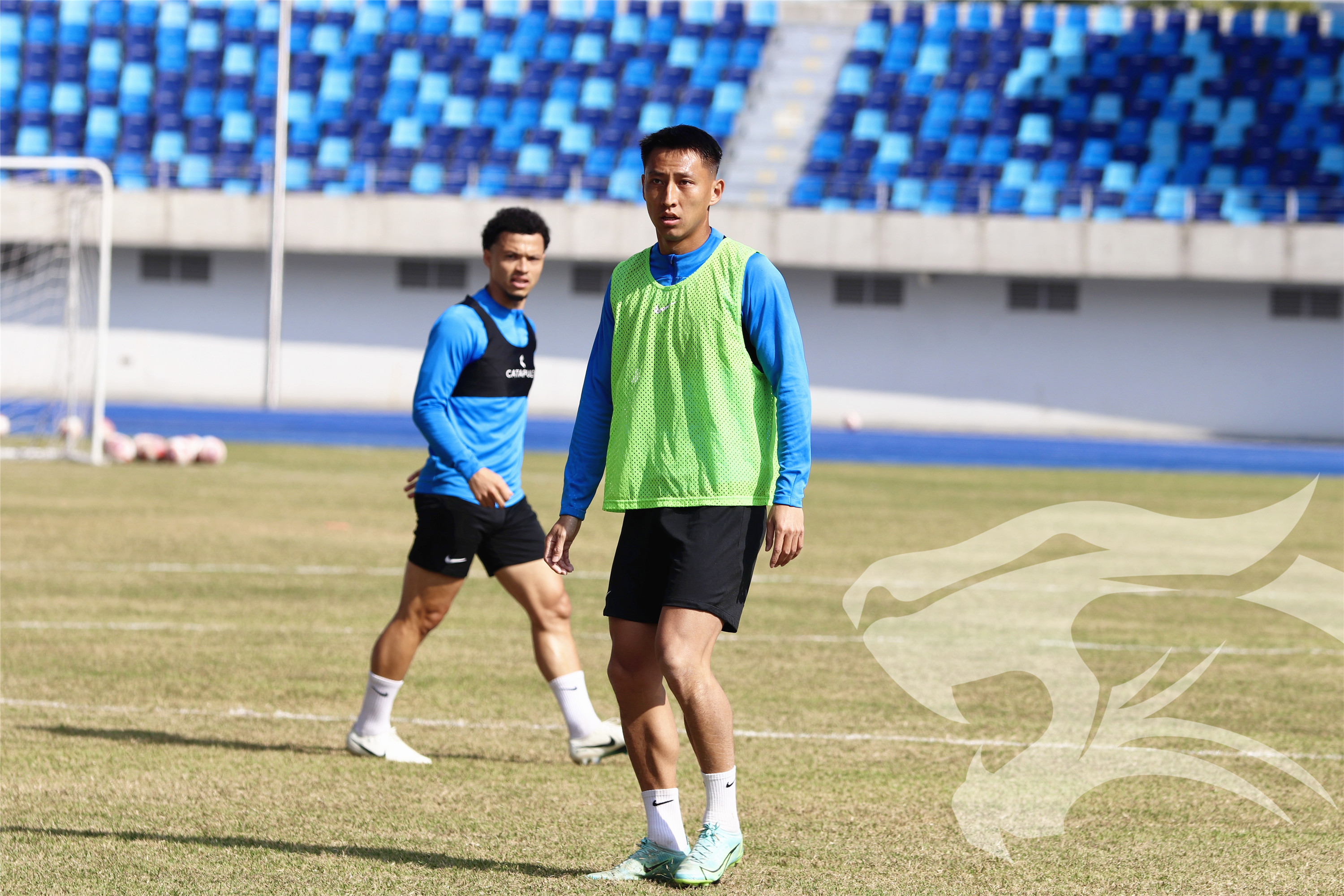 爱游戏官网 -武汉三镇发布备战花絮，赛后远射贴柱，欧超杯任务艰巨，医务组通报恢复(武汉会战为什么失败)